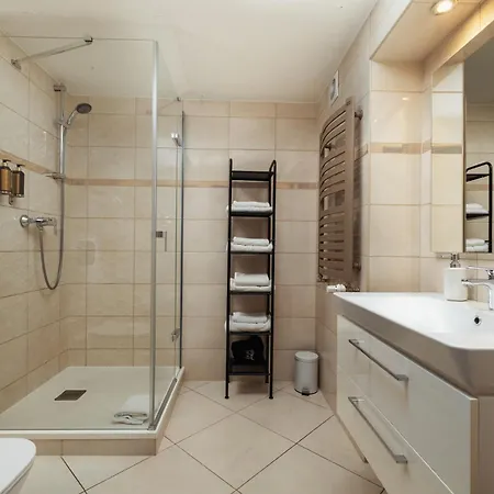 Toscania-check In 24h Bed & Breakfast Poznań
