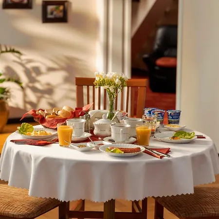 Bed and Breakfast Toscania-check In 24h Πόζναν